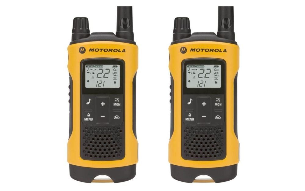 Motorola - Talkabout T400 Rechargeable Two-Way Radio